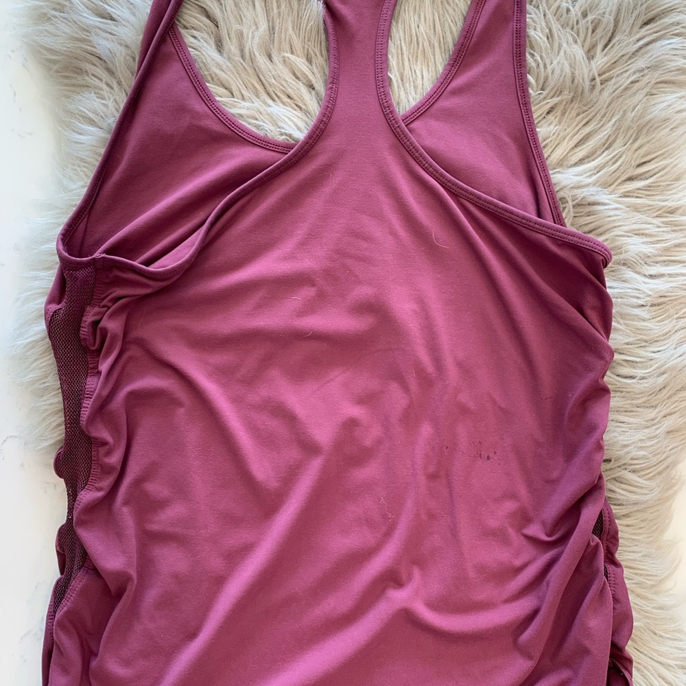 Fabletics Razorback tank - Picture 2 of 3